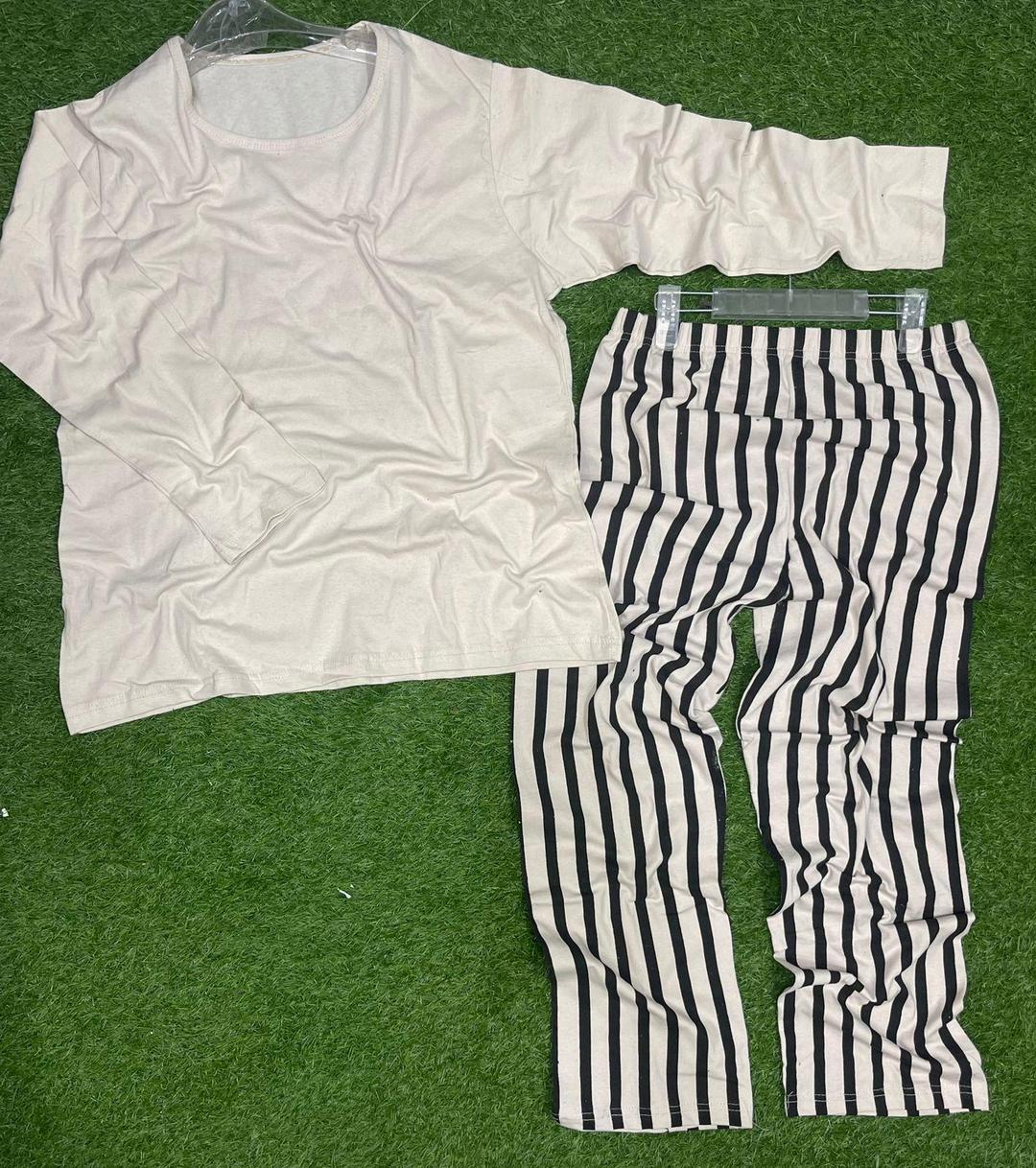 2 Pcs Women's Stitched Plain Night Suit