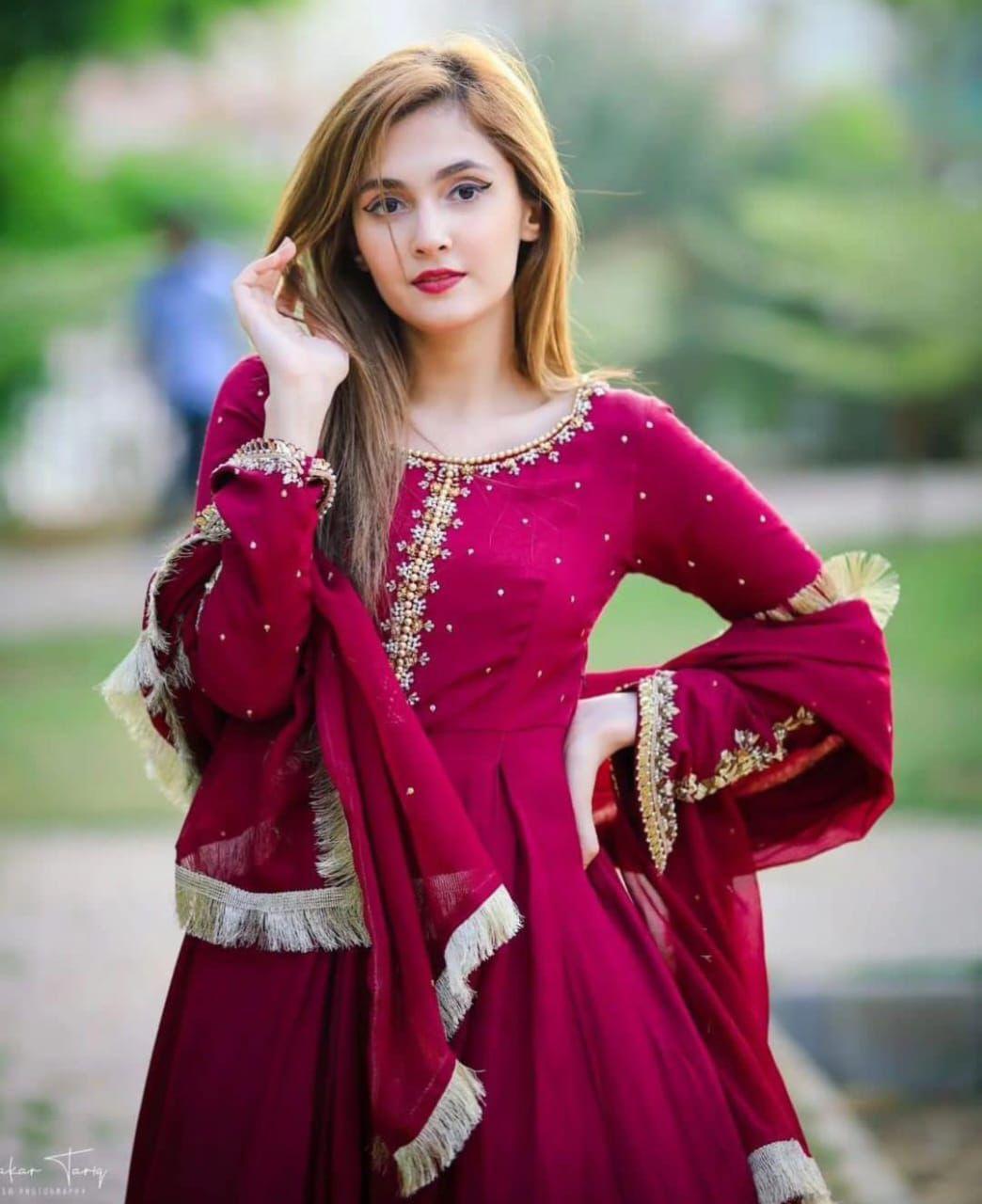 3 Pcs Women's Stitched Embroidered Maxi Suie